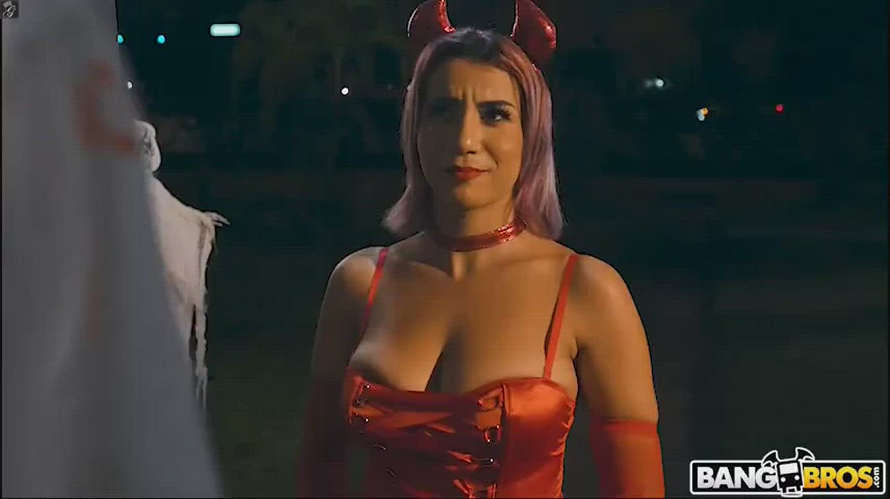 Big Tit Creampie - Roxie Sinner - A Zombie Swalloween