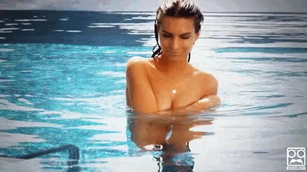 emily-ratajkowski-gifs-3