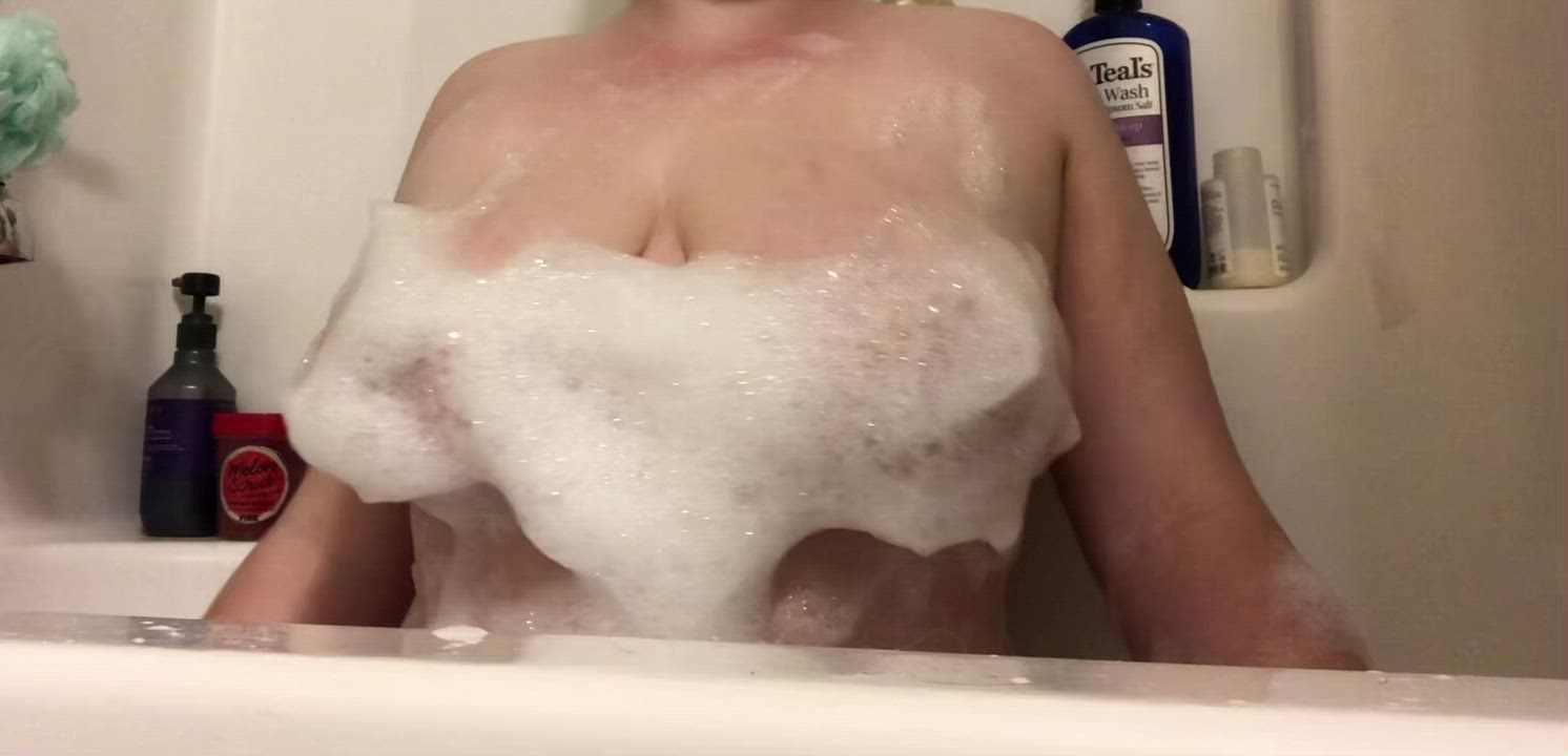 Wet n’ bubbly J cups in the bath [Reveal] [OC]