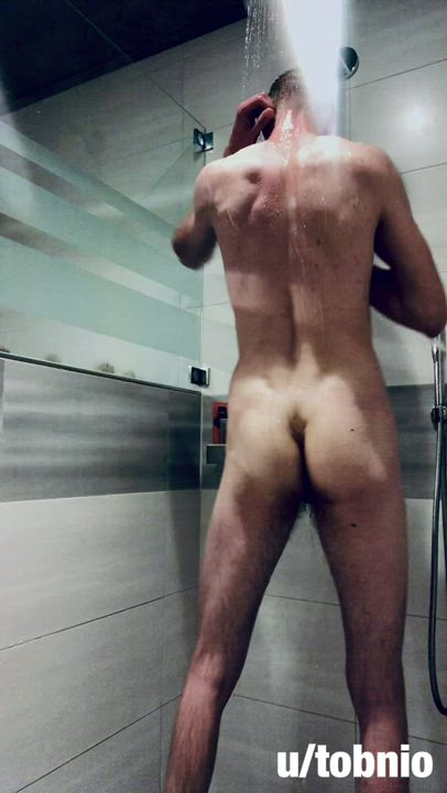 Showering is always nice (M25)