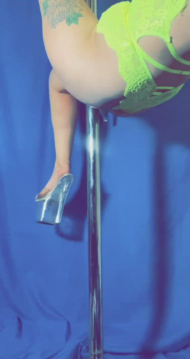 OnlyFans Pole Dance Squirt clip