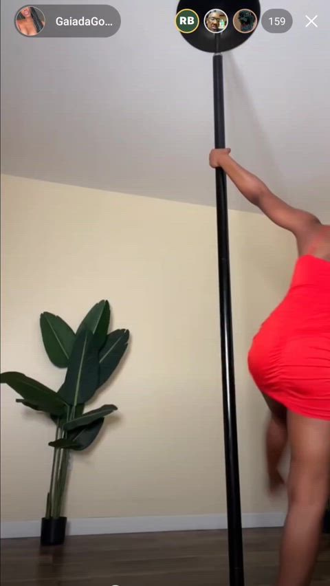 ass ebony flashing pole dance pussy clip