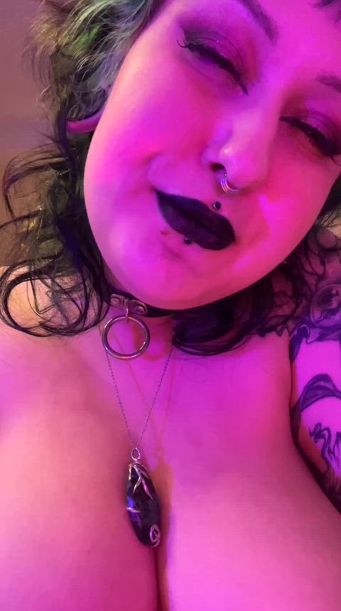 choose where you're gonna leave your white cream tongue glasses or my goth tits