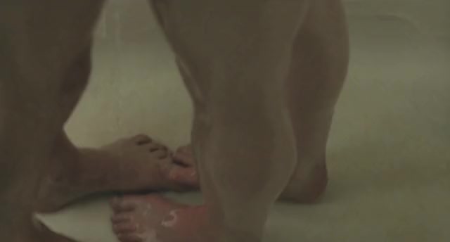 Rose Leslie shower // Honeymoon