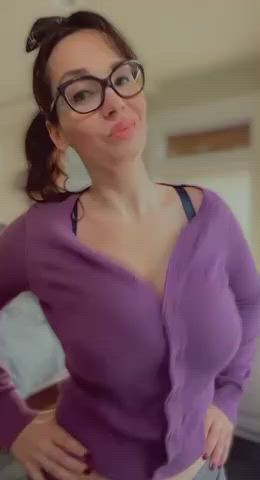 boobs bouncing tits bra brunette clip