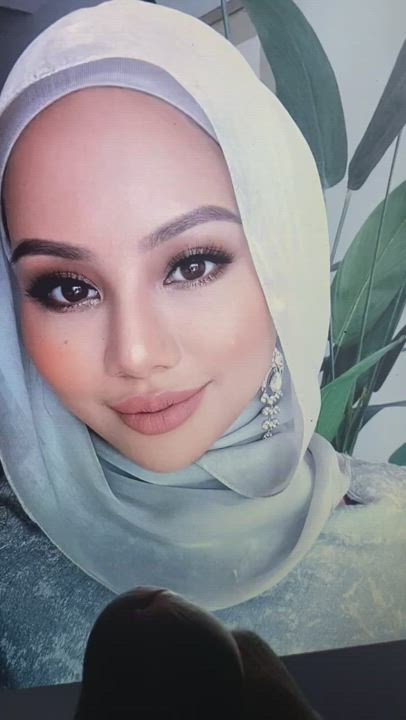 Malay hijab cumtribute