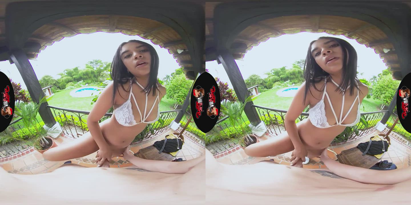 Brunette Latina VR clip