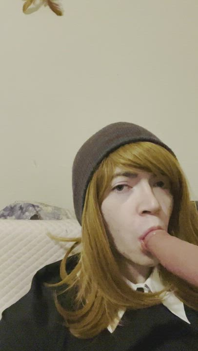 Crossdressing Dildo Femboy Solo Sucking clip