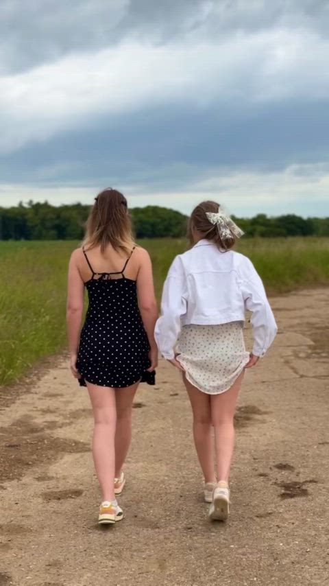 amateur flashing girl girl onlyfans outdoor public amateur-girls clip