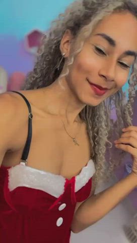 chaturbate christmas curly hair ebony skinny smile streamate teen clip
