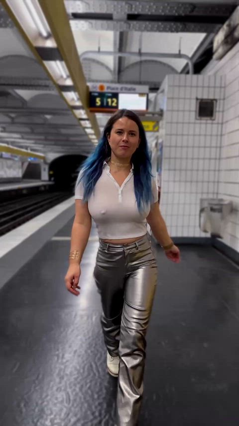 The subway in Paris is cold ATM, can you tell?