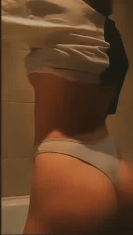 ass bathroom dancing clip