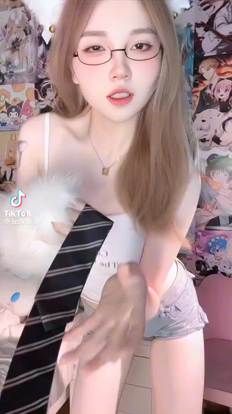 ahegao asian cute dance riding sexy gaming couple tiktok r/catgirls tik-tok clip