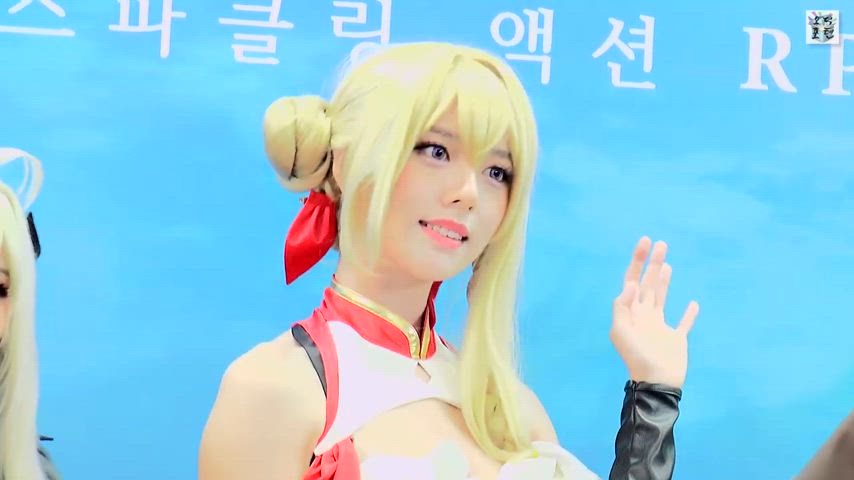 asian beautiful chinese cosplay smile clip