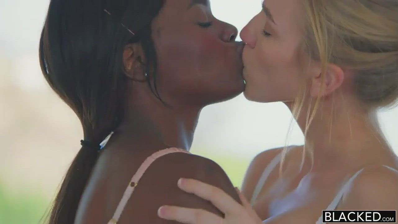 Bouncing Tits Interracial Kendra Sunderland Kissing Lesbian Lingerie clip
