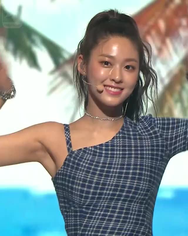 AOA 181228 Seolhyun @ 2018 KBS Gayo Daechukje 'Bingle Bangle' 2