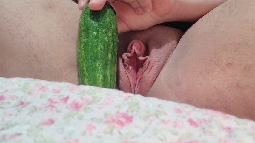 [FTM] [Trans boy] It's my first time using a cucumber... Am I doing this right?