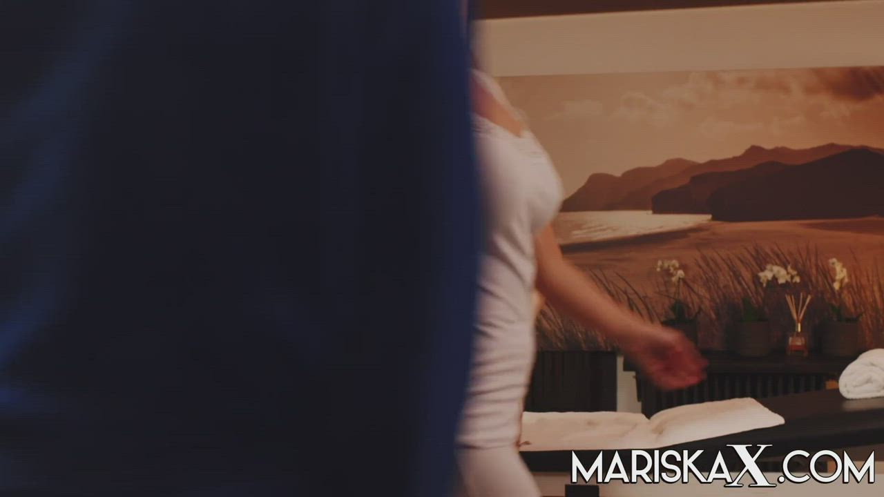 Amber Jayne Brazilian British MILF Threesome clip