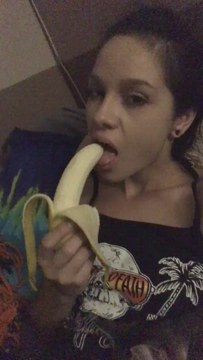 Enjoying a banana 🍌