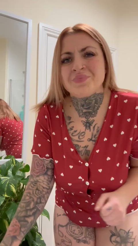 amateur bbw big tits chubby fart fart fetish natural tits tattooed white girl clip