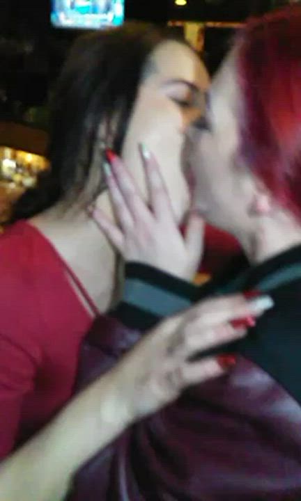 French Kissing Lesbians Redhead clip
