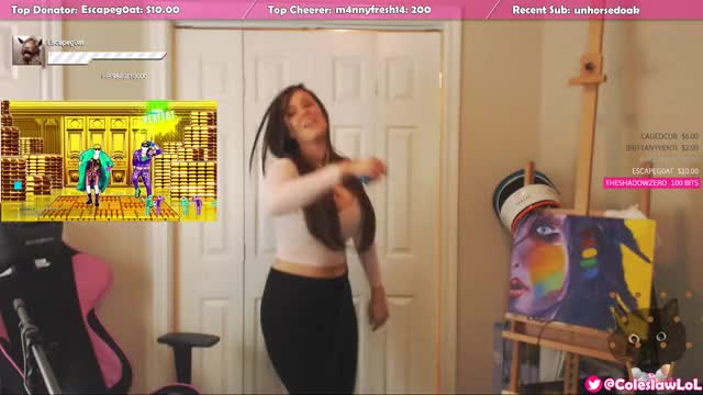 Big Tits Camgirl Dancing clip