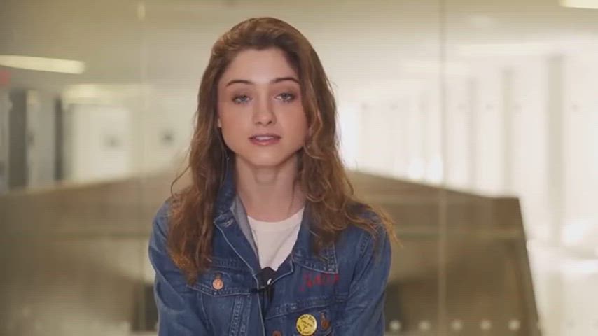brunette celebrity natalia dyer clip