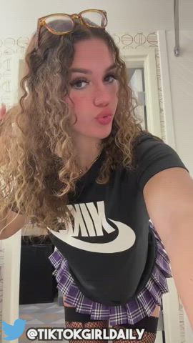 18 years old amateur big ass dancing onlyfans teen tiktok clip