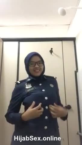 [HijabSex.online] Malay Govt Official Masturbate in toilet Part 1