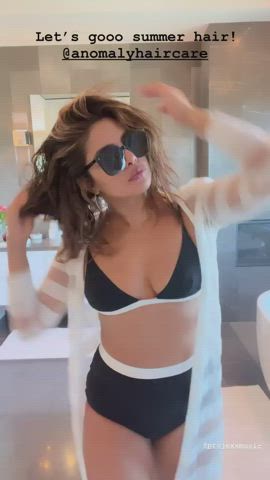 bikini cleavage priyanka chopra clip