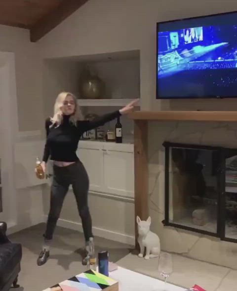 blonde tease dancing clip