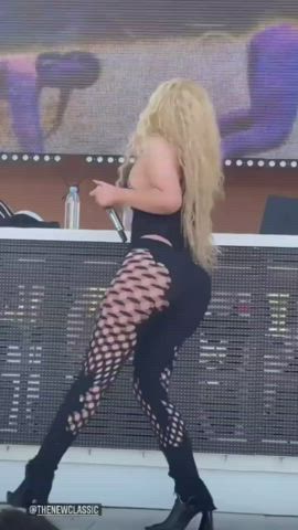 Iggy’s ass….