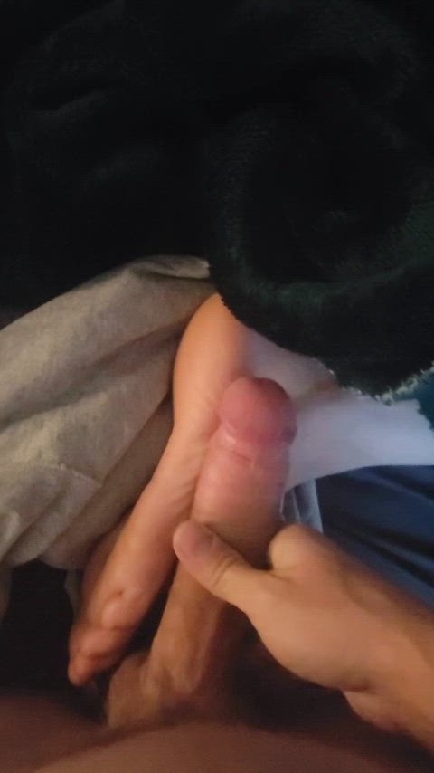 I love cumming on sleepy feet especially my hot wifes feet