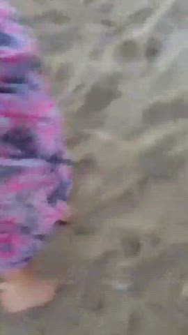 beach blowjob brunette public watching clip