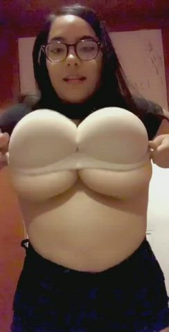 amateur big tits boobs cute clip