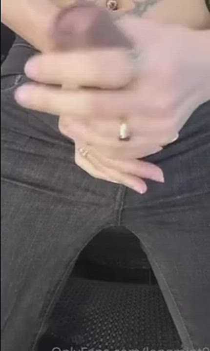 Longmint96 from Chaturbate cums on her black jeans