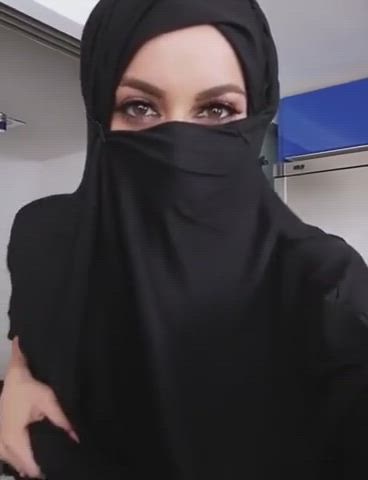 big tits brown eyes hijab tease victoria june clip