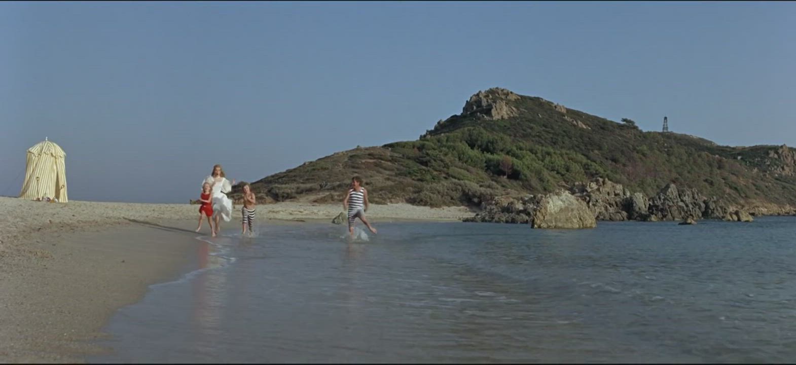 Chitty Chitty Bang Bang (1968) - Truly on the beach