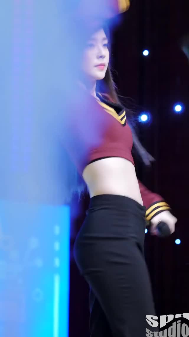Red Velvet Irene's Tight Ass