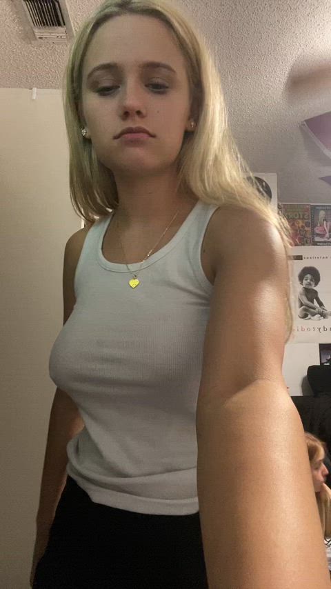 blonde pokies tiktok braless real-girls-on-tiktok clip