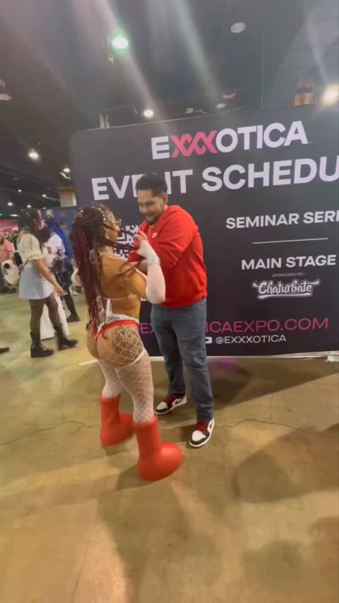 convention massage thong twerking clip