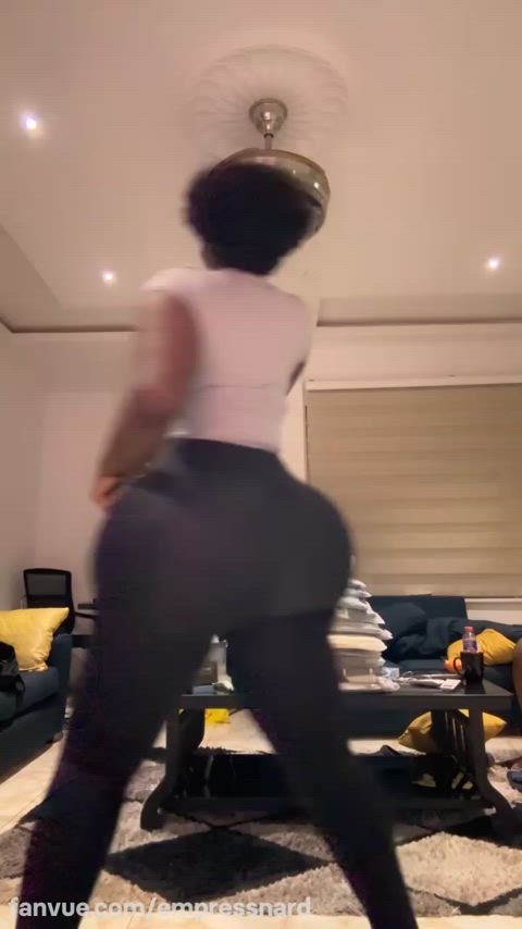 amateur ass big ass booty brunette ebony huge ass solo tiktok twerking ass-clap thick-booty