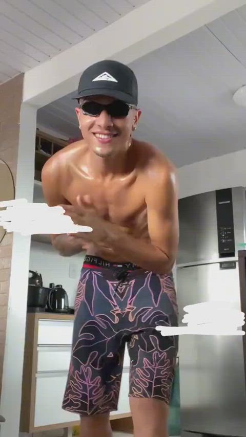 amateur bulge cock dancing latino male shorts solo freeballing tik-tok clip