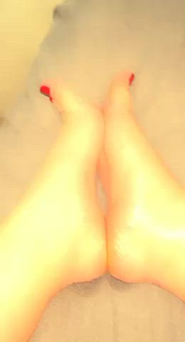 Oc my oiled feet