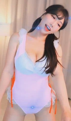 asian big tits bouncing tits dancing korean natural tits clip