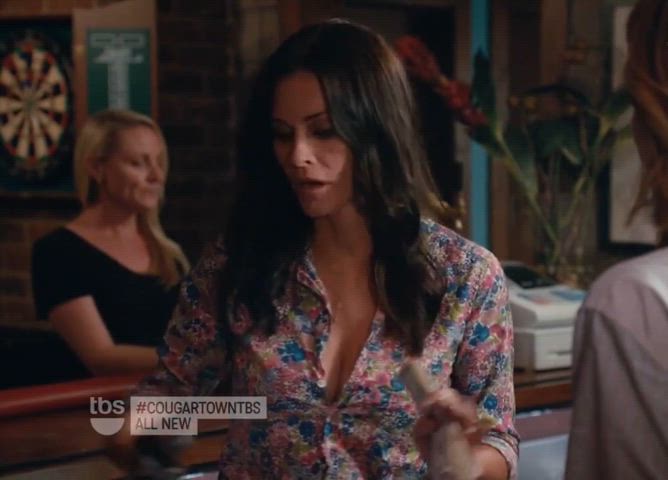 big tits cleavage courteney cox clip