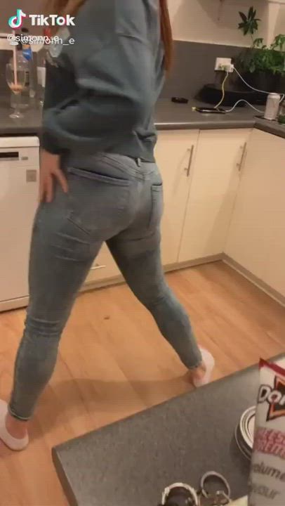 Dancing ass