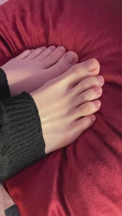 Wanna taste my delicate toes?