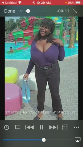 Big Tits Busty Cleavage clip