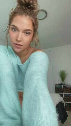 blonde green eyes onlyfans tanlines tanned tits clip